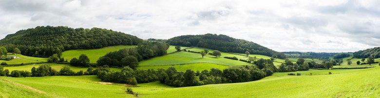 Фартук из стекла горы, озера, леса (скинали)